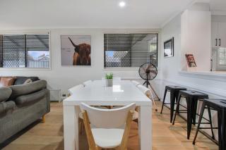 The Corner Cottage - Quaint & Cosy Charm - 2