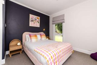 Panoramic Water & Mountain Views - 10 mins to CBD - 8