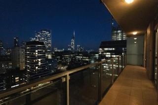 PlatinumTowers! PRIVAT JACCUZI! Warsaw Manhattans VIEW! LOGGIA! 14Floor! 66m2! 2 ROOMS - 4