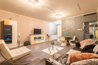 PlatinumTowers! PRIVAT JACCUZI! PANORAMIC CITY VIEW from 14 Floor! LOGGIA! PARKING! 66m2! 2 ROOMS - 1