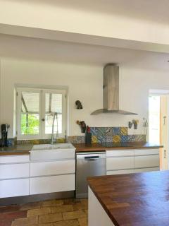 Renovated Provençal Farmhouse Near Aix-En-Provence - 5