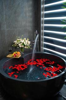 Lumi Sky Hotel - by BAY LUXURY - 5