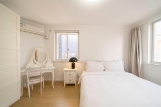 Tyms Xujiahui Premium 3BR 2BA APT - 2