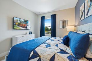W477 - The Blue Suede Townhome - 9