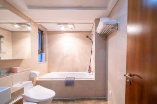 Tyms Morden 3BR 2BA APT Bella Vita - 1