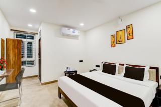 Super Townhouse OAK Owaisi Hospital Mailardevpally Formerly Tolkanti Arc - 2