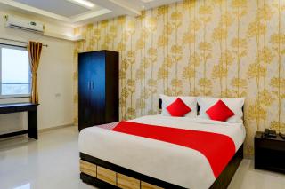 FabHotel Golden Heights - 2