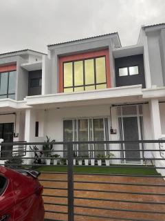 Saujana Perdana Homestay - 9