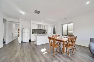 Modern Comforts in a Spacious 3BR Family Retreat - 8
