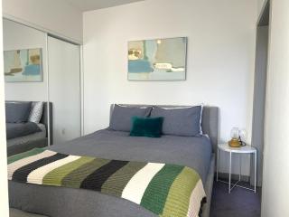 Cozy loft in heart of Santa Monica FREE Parking - 5