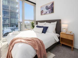 Modern CBD - Southern Cross, Free Tram, Gym, Pool - 9
