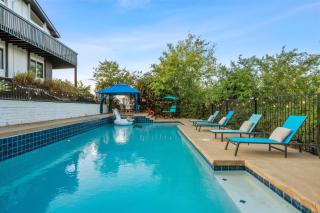 Entire Private Big Yard, View, 4BR, King Bed, 10 Parking, Available Now - 9