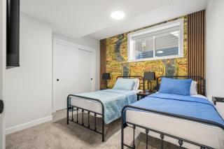 King Bed, Full Kitchen, Self Check-In Free Parking, Family Dining, Washer Dryer - 1