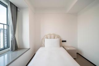 Tyms Hongqiao Deluxe 3BR 2BA APT - 6