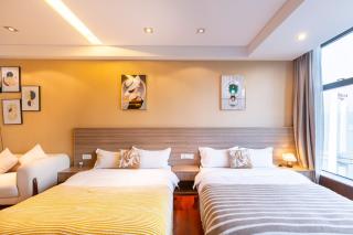 Aixin Yangtze River International Apartment - 3