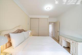 Tyms 2BR APT Xujiahui Dacheng Residence - 9