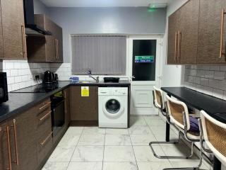 Family Room on Green road - 0