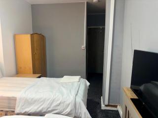 Family Room on Green road - 2