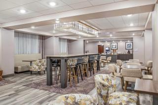 Ramada by Wyndham St Paul AB - 4