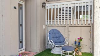 Steps from the Sand Bright Coastal Stay w Pool Access Coastal Hideaway by AvantStay - 7