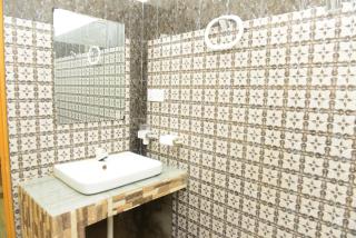 Royal Beach Hotel - 4