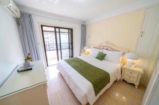 Tyms Modern 2BR APT Xujiahui Dacheng Residence - 3