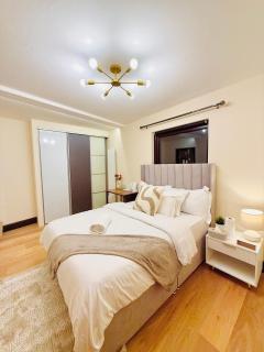 Tower Bridge Apartments - 2