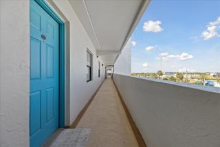 Boardwalk 401 - 8