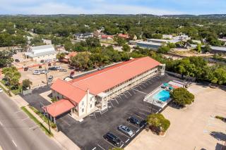 Super 8 by Wyndham Fredericksburg - 7