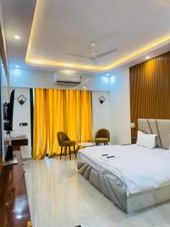 Omaxe Hazratganj Studios - 6