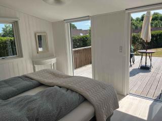 Relaxing Sanctuary In Desirable Area - 5