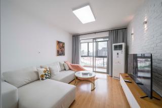 Tyms 2BR APT Riverside Garden - 3