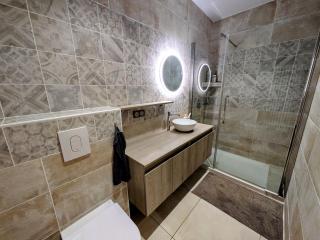 Gîte des Siècles - Maison du XIVe siècle avec Ascenseur et Cinéma - 5