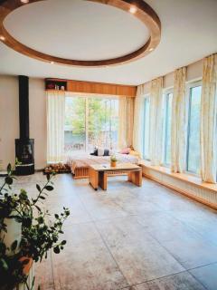 Ma-Bebe Play House with Private Sauna --- Lake, Parks and SPA Pools in 5 min - 8