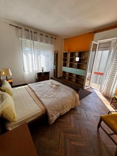 3 minutes from train - 9