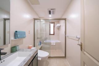Tyms Modern 1BR APT Gubei International Garden - 1
