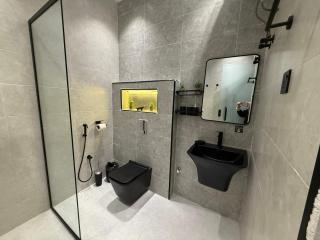 شقة الملقا الواسعة بتراس الرفاهية - Al Malqa Luxury Terrace Apartment - 5