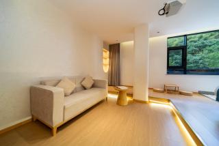 Floral Luxury Xijiantang B&B - 5