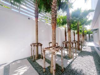 UTD8 Hotel and Residence - 7