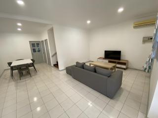 Authentic Local Terrace House in Kuching - 0