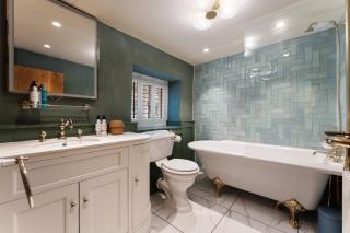 St James Cottage - Luxurious Dorset Escape in Idyllic Milton Abbas - 1