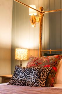 St James Cottage - Luxurious Dorset Escape in Idyllic Milton Abbas - 3
