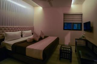 Hotel Royce Executive Near US Consulate, Bandra Kurla Complex - 5