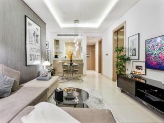 Luxury 1BR with Burj Khalifa View 5-Star Amenities & Valet Parking - 8