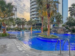 Luxury 1BR with Burj Khalifa View 5-Star Amenities & Valet Parking - 9