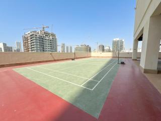 Vogue Brand New Spacious Two Bedroom Apartment with Pool, Kids Area, Scenic 10th Floor Views - 4