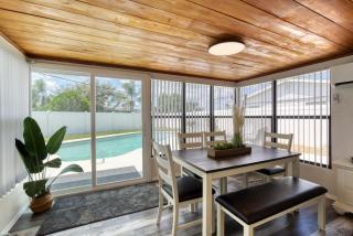 Tropical Vibes Bungalow w Pool - 1