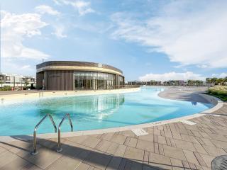 Luxe 6BR Semi-Detached Villa Steps from the Lagoon - 9