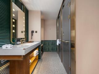 James Joyce Coffetel - 5