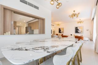 Luxe 6BR Semi-Detached Villa Steps from the Lagoon - 1